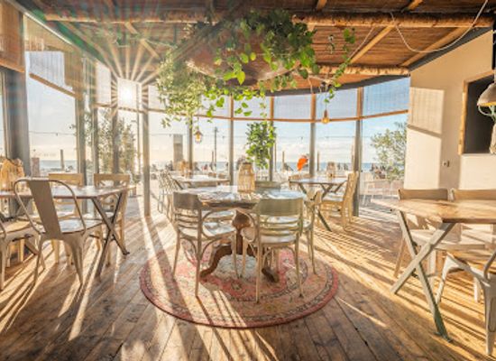 netherlands/wadden-islands/restaurant/gestrand-eten-aan-zee