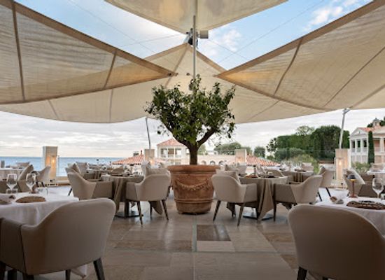 monaco/larvotto/restaurant/blue-bay-marcel-ravin