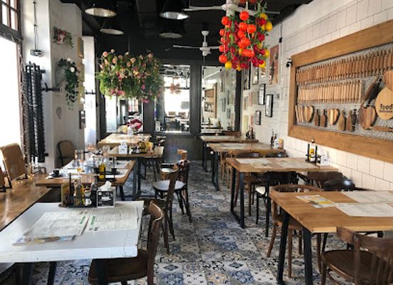 poland/warsaw/praga/restaurant/boska-rano-i-wieczorem