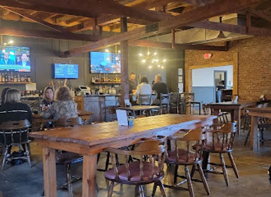 tennessee/cumberland-plateau/restaurant/the-pour-house-restaurant