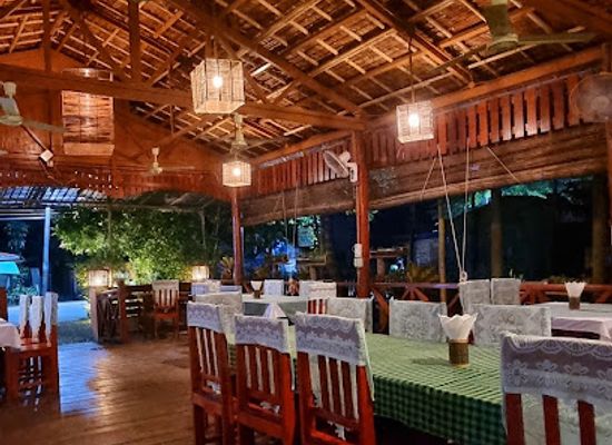 myanmar-burma/ngapali/restaurant/the-green-umbrella