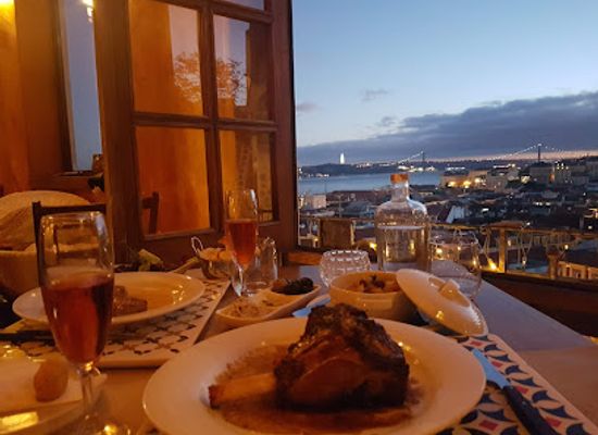 portugal/lisbon-coast/restaurant/chapito-a-mesa