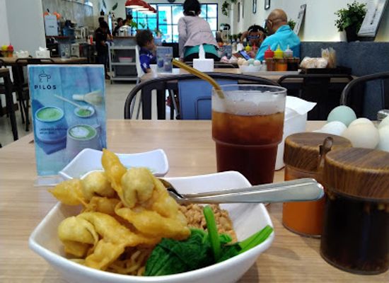 indonesia/southeast-papua/restaurant/mandala-sentani