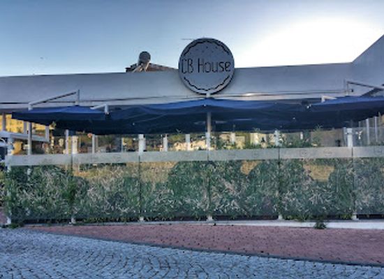 portugal/viseu/restaurant/cb-house-casa-do-uau-burger-viseu