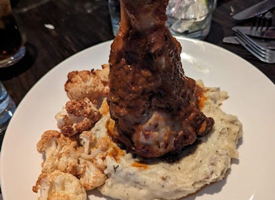 new-york/buffalo/restaurant/iron-tail-tavern