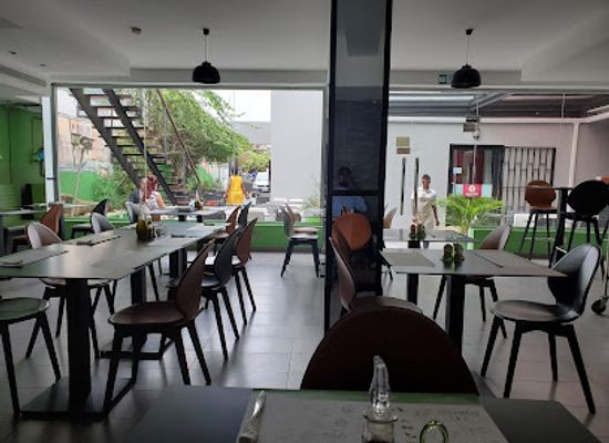 ghana/accra/osu/restaurant/pinocchio-la-piazza-restaurants-osu