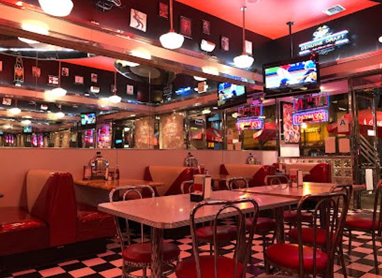 california/burbank/restaurant/the-great-grill-back-to-the-50-s