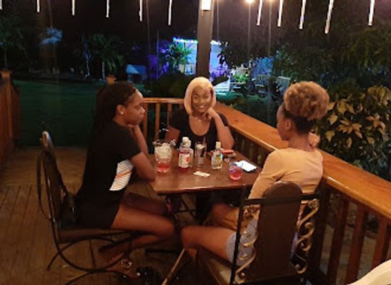jamaica/kingston/restaurant/willy-s-thatch-roof-cool-out-spot-ltd