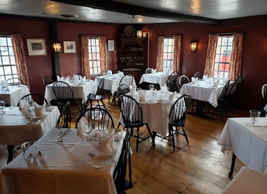 rhode-island/newport-county/restaurant/white-horse-tavern