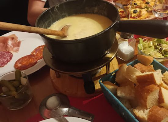 france/la-plagne/restaurant/le-p-tit-bouchon-la-plagne-centre