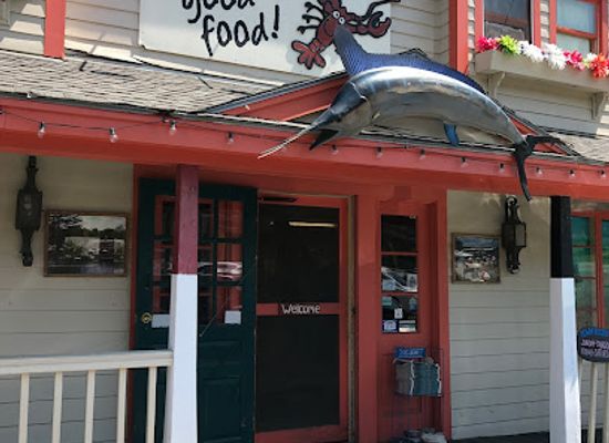 new-hampshire/carroll-county/restaurant/town-docks-restaurant-summers-only