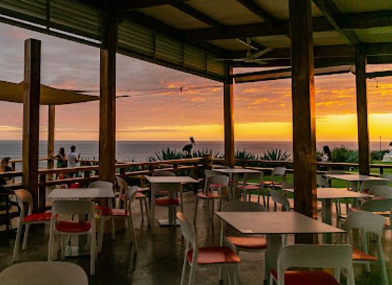 el-salvador/coastal-region/restaurant/pelicanos-restaurant