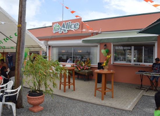 suriname/albina/restaurant/oleh-alice