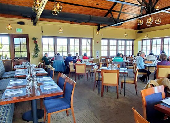 california/oakland/restaurant/the-lake-chalet-seafood-bar-grill