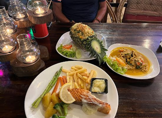 thailand/phi-pan-nam-range/restaurant/hot-pan-restaurant