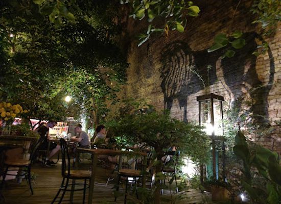 georgia/khevi/restaurant/shavi-lomi