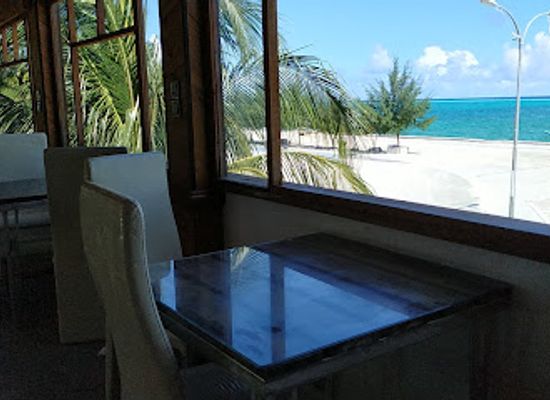 maldives/thinadhoo-island/restaurant/water-deck