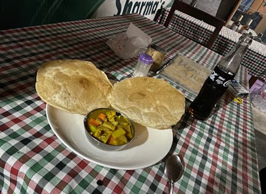 nepal/pokhara/gupteshwor-cave/restaurant/sharma-s-unique-restaurant