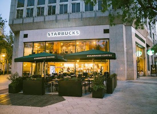 spain/madrid/malasana/restaurant/starbucks