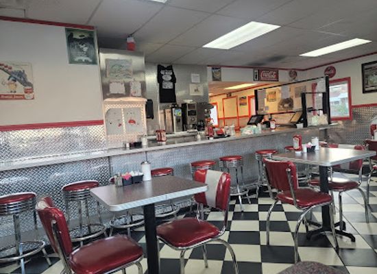 ohio/akron/downtown-akron/restaurant/the-lamp-post