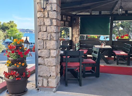 montenegro/kuci/restaurant/konoba-sunce