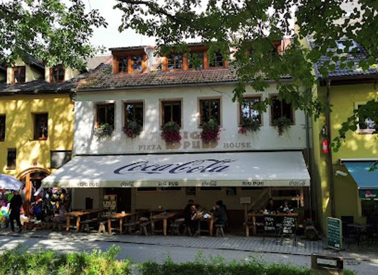 czechia/lipno-dam/restaurant/bigpub