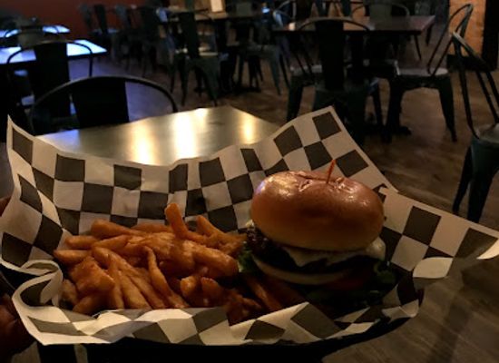 michigan/lansing/restaurant/the-rusty-mug-bar-grill-reo-town