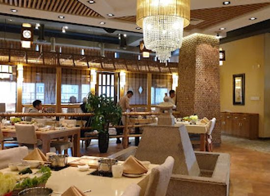 mongolia/buir-lake/restaurant/the-bull-hot-pot-restaurant