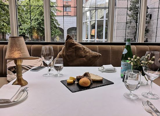 ireland/county-dublin/restaurant/seasons-restaurant