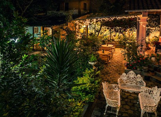 ecuador/loja-region/restaurant/la-huerta-white-house
