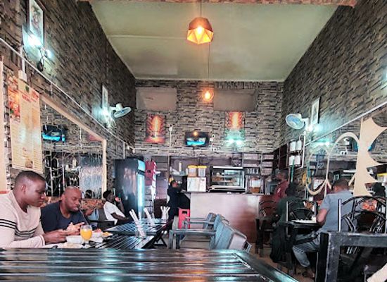 uganda/entebbe/restaurant/dinners-restaurant