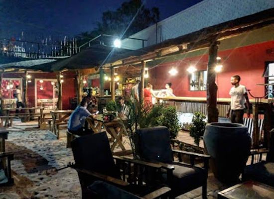 botswana/maun/restaurant/il-pomodoro-maun-poms-beer-garden-pizzeria