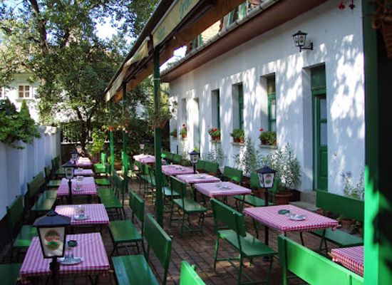 hungary/csallokoz/restaurant/zold-kapu-vendeglo