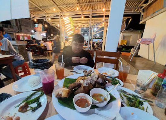 indonesia/north-sulawesi/restaurant/kelapa-17-megamas-kepala-rusuk-kaki-babi