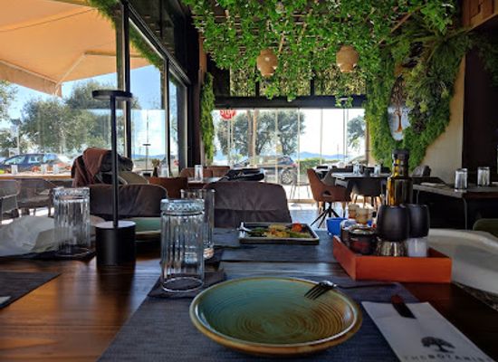 croatia/zadar/restaurant/the-botanist