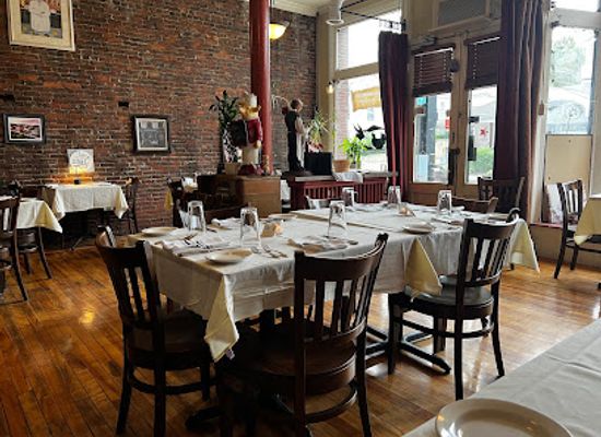 new-hampshire/franconia-notch-state-park/restaurant/tim-bir-alley-restaurant