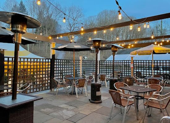 connecticut/litchfield-hills/restaurant/the-old-oak-tavern