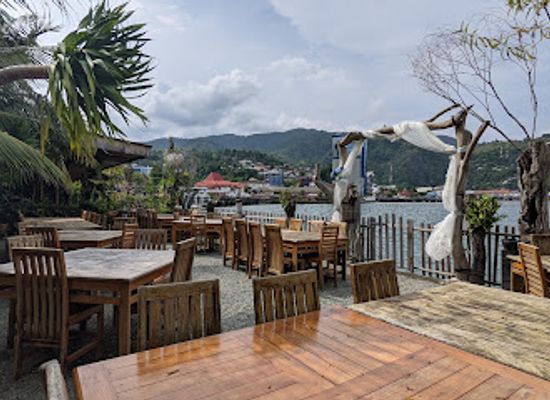 indonesia/southeast-papua/restaurant/rumah-laut-restaurant