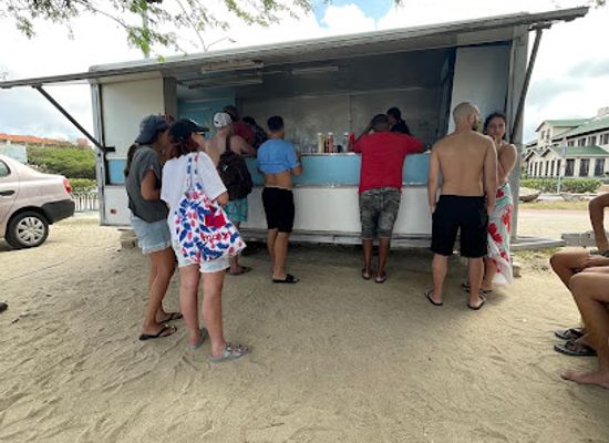 aruba/eagle-beach/restaurant/food-truck-eagle-beach