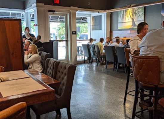 michigan/harbor-springs/restaurant/willow