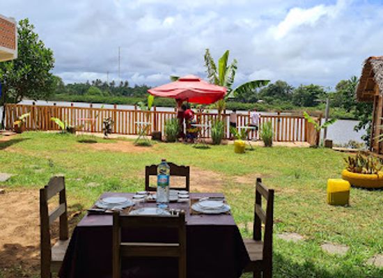 madagascar/manakara/restaurant/grill-bar-les-pangalanes