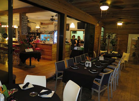 honduras/roatan/restaurant/roatan-oasis