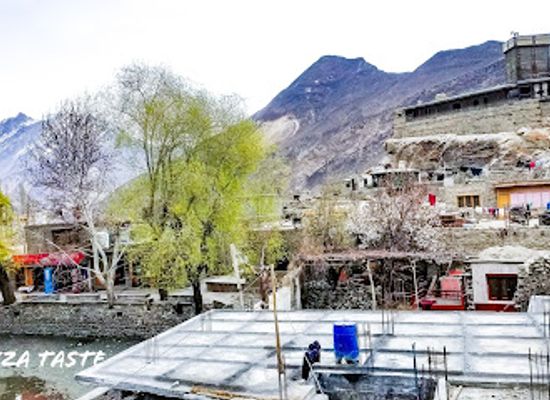 pakistan/hunza-valley/restaurant/taste-of-hunza