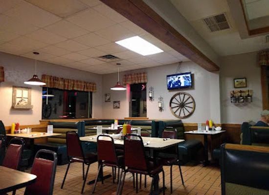 missouri/mark-twain-national-forest/restaurant/monroe-family-restaurant