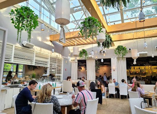 illinois/illinois-river-valley/restaurant/summer-house-santa-monica