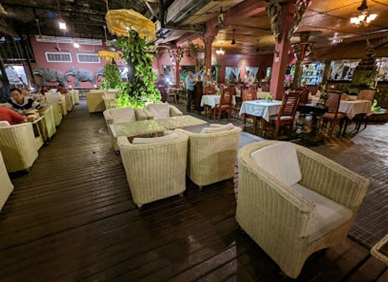 cambodia/phnom-penh/restaurant/titanic-restaurant