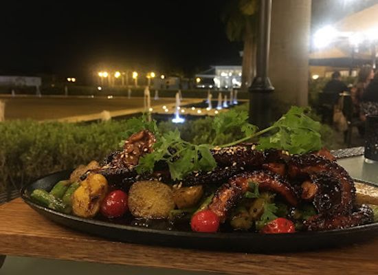 ecuador/southwest-coast/restaurant/mikka
