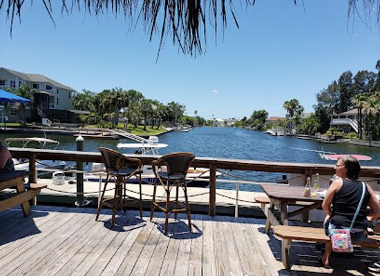 florida/nature-coast/restaurant/hernando-beach-tropical-grille