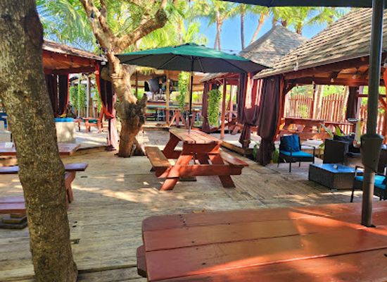 the-bahamas/nassau/restaurant/da-plantation-bar-grill
