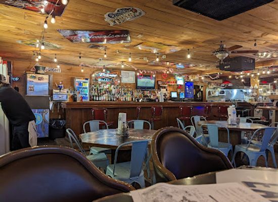 north-dakota/drift-prairie/restaurant/harbor-bar